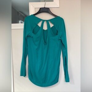 Calia by Carrie Underwood Women’s Keyhole Teal Workout Top Side Medium